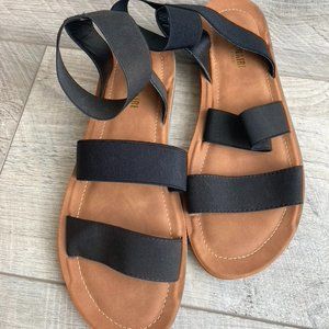 CUSHIONAIRE Women's Indego Stretch Sandal